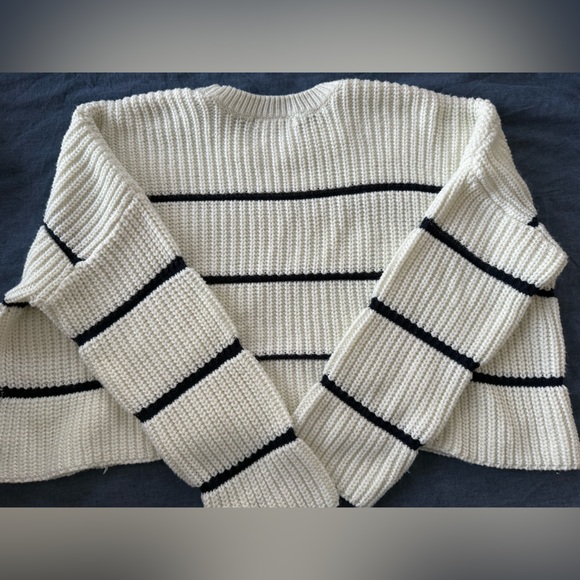 moon & madison Cream and Navy Cropped Sweater - Picture 3 of 7